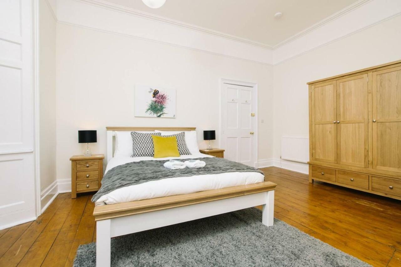 Joivy Great Location! Heart Of City Centre 3Bed Apartment Edinburgh Exterior photo